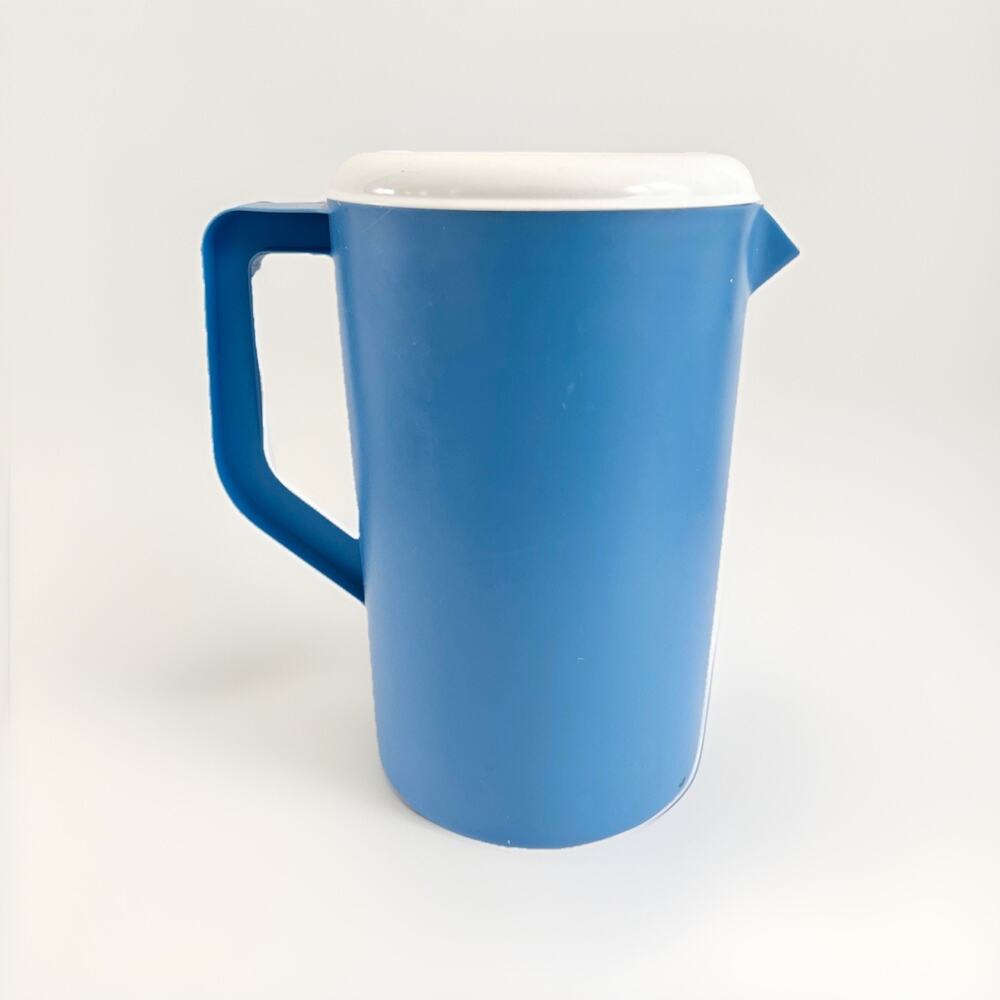 Vintage 90s Rubbermaid Pitcher 1 Gallon Blue 3 Position Cover 2918 USA